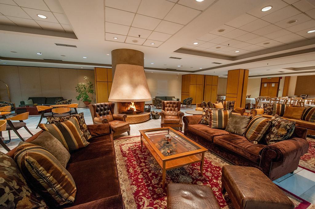 Fthia Hotel Lamía Екстериор снимка