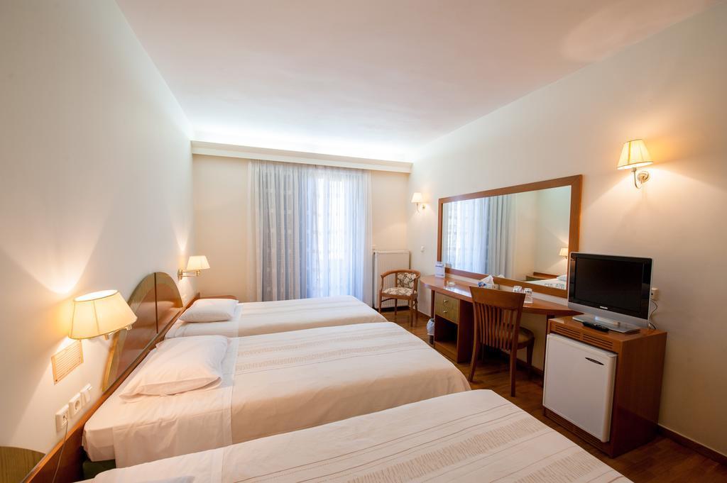 Fthia Hotel Lamía Екстериор снимка